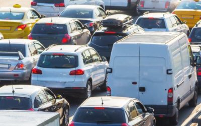¿Conoces las precauciones adicionales que deben tener los conductores de camiones cisterna en la carretera?