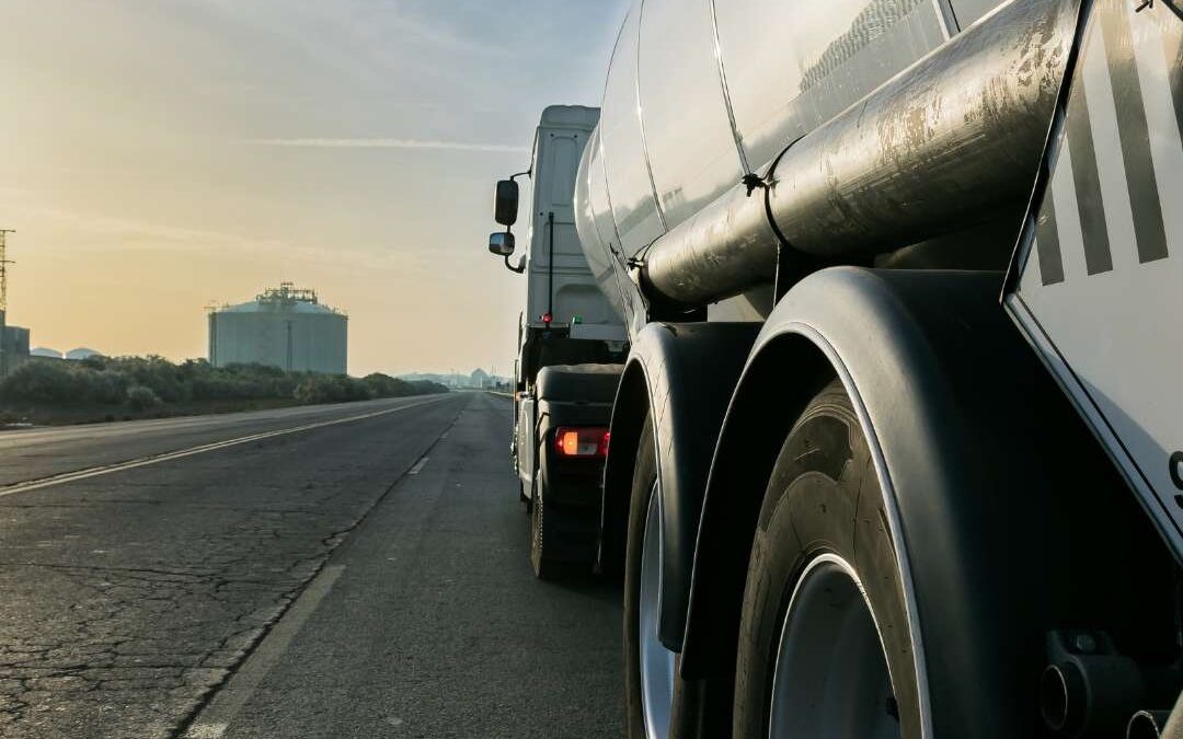 Consejos prácticos para ahorrar combustible en tu camión cisterna